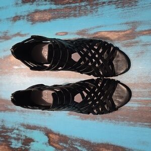 Women's size 6 Johnston & Murphy woven heels